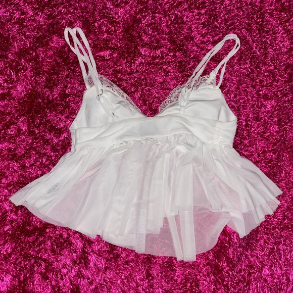 PRINCESS POLLY TOP ⭐️ - Picture 2 of 3